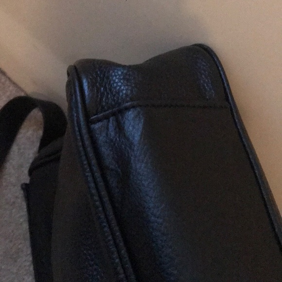 EXCELLENT CONDITION TRINA TURK BLK SHOULDER PURSE - Picture 5 of 8